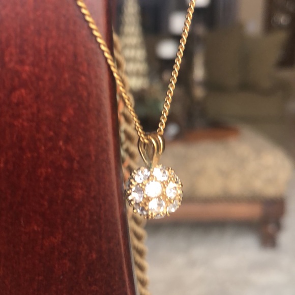 Two blingy gold tone necklaces - Picture 2 of 4